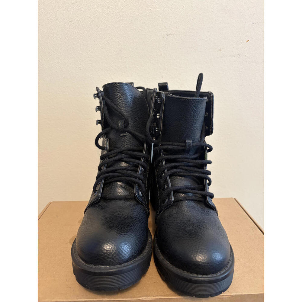 MIA Women's Blk Textured Combat Boots (Size 6)